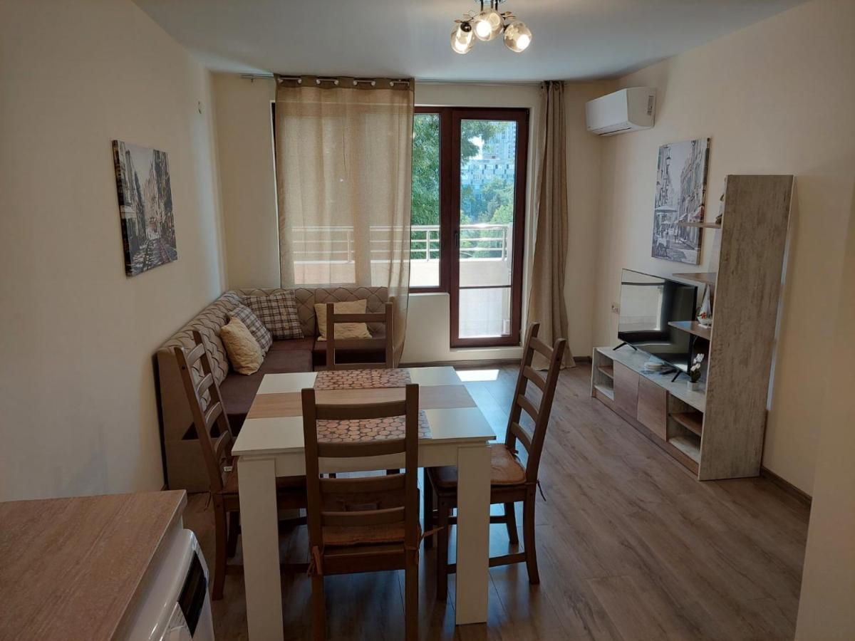 Апартаменти За Гости Делукс Burgas Luaran gambar