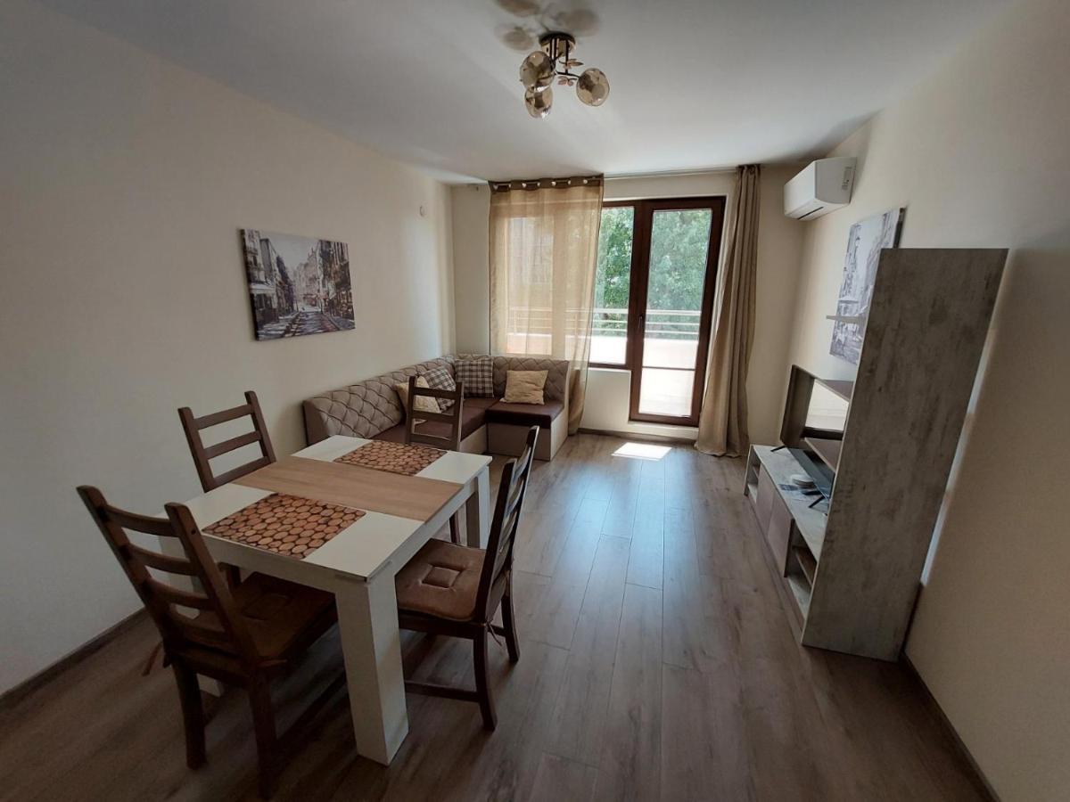 Апартаменти За Гости Делукс Burgas Luaran gambar