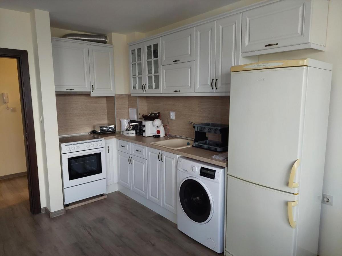 Апартаменти За Гости Делукс Burgas Luaran gambar