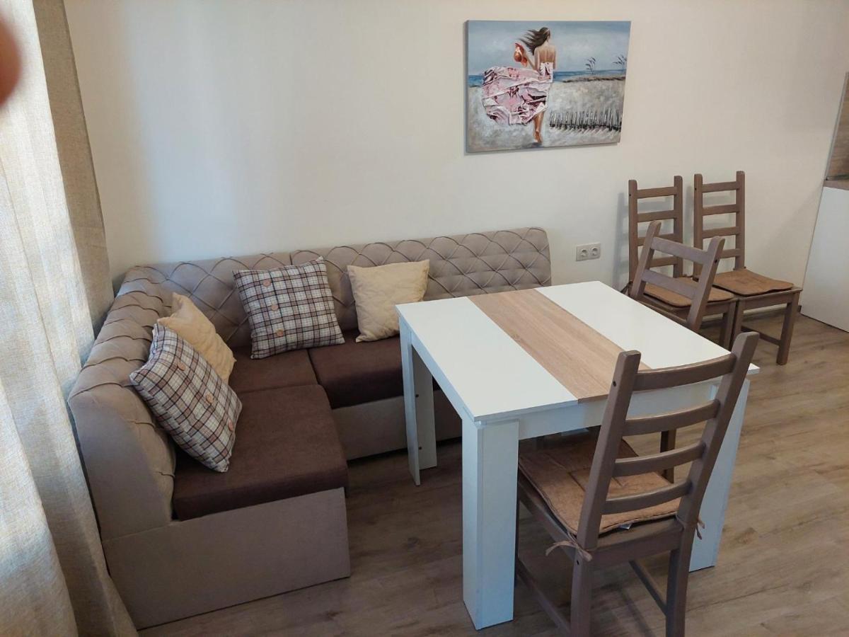 Апартаменти За Гости Делукс Burgas Luaran gambar